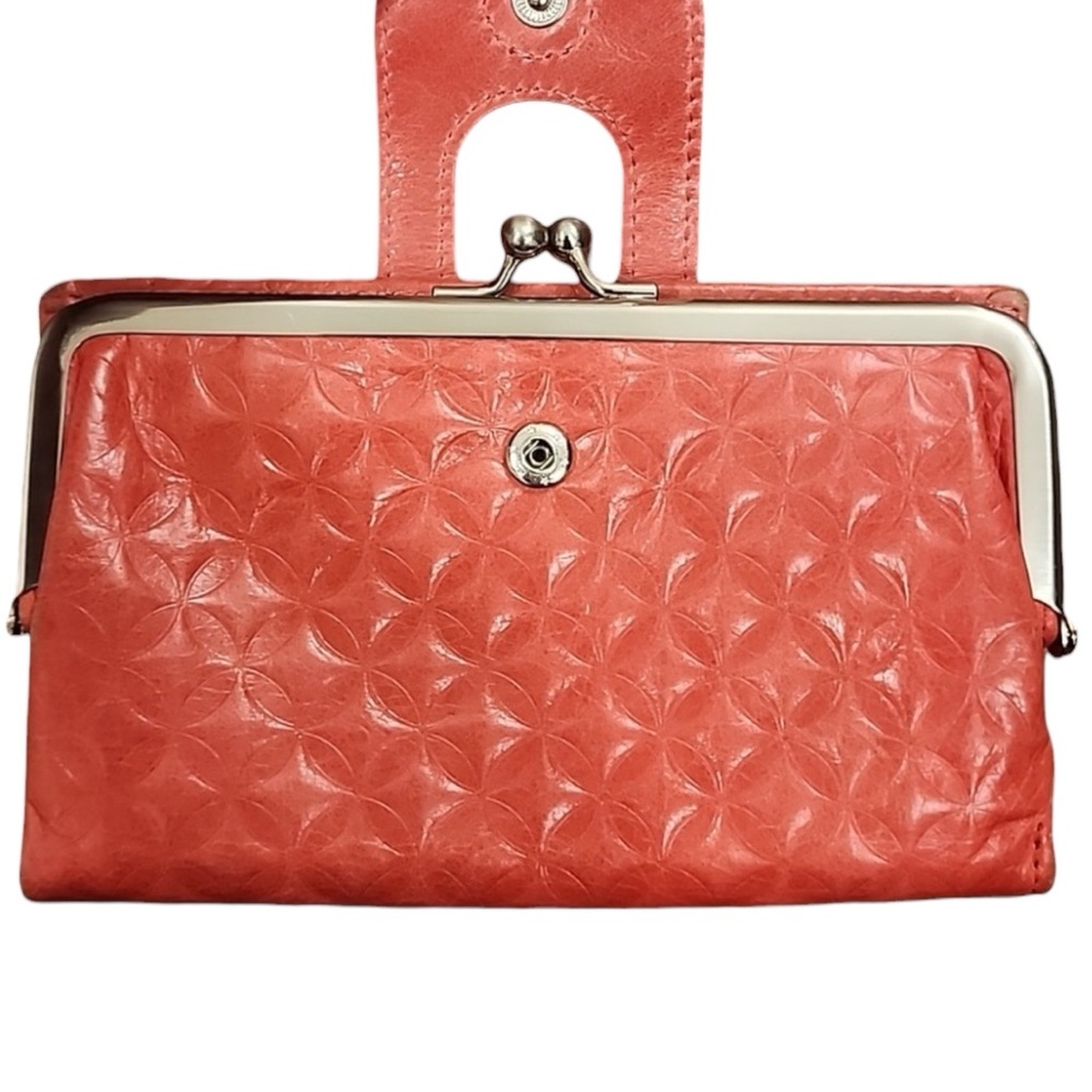 **SOLD DO NOT BUY**HOBO Alice Kiss Lock Wallet Soft Textured Leather Vintage - Picture 2 of 9